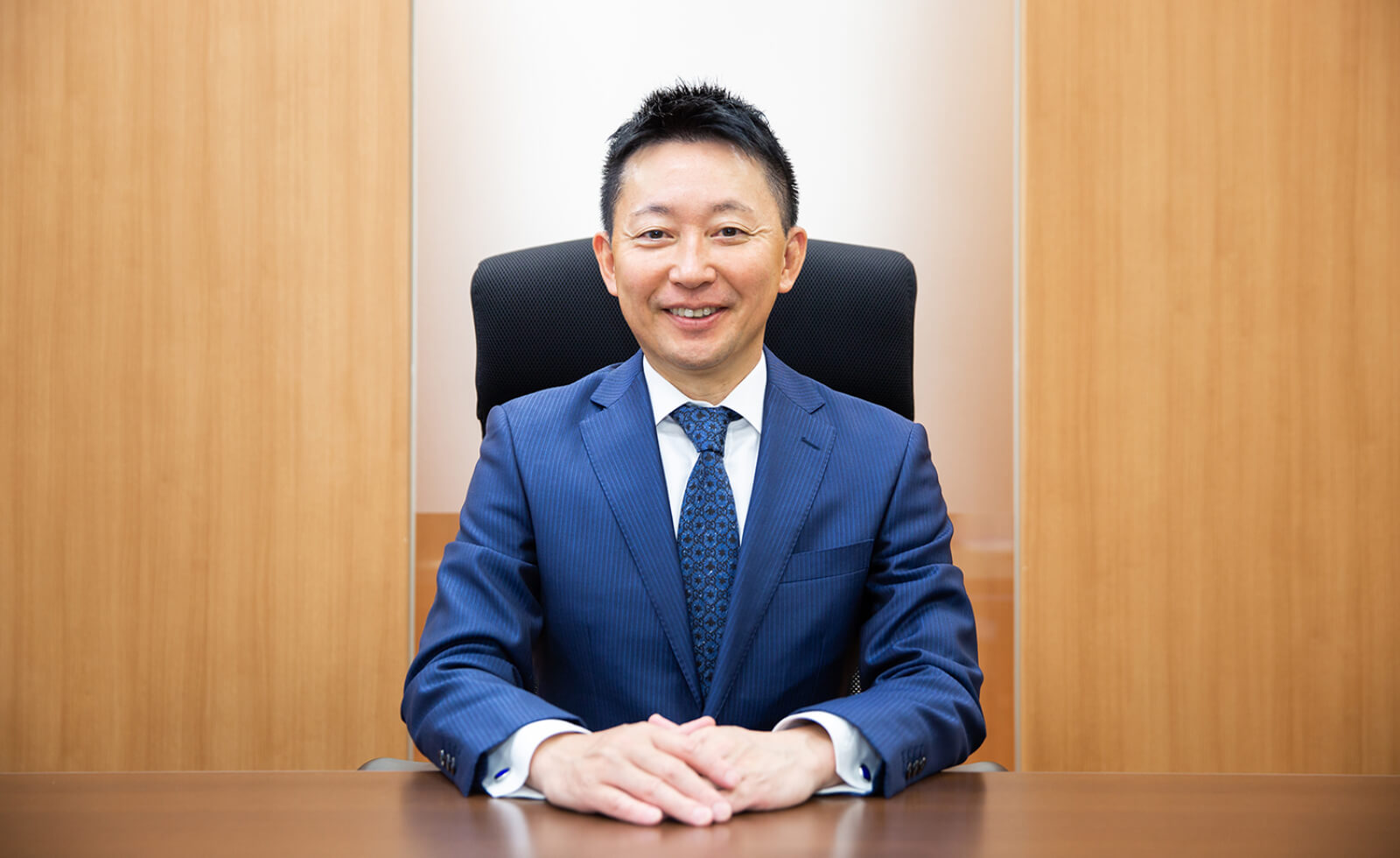 岡棟 建二郎